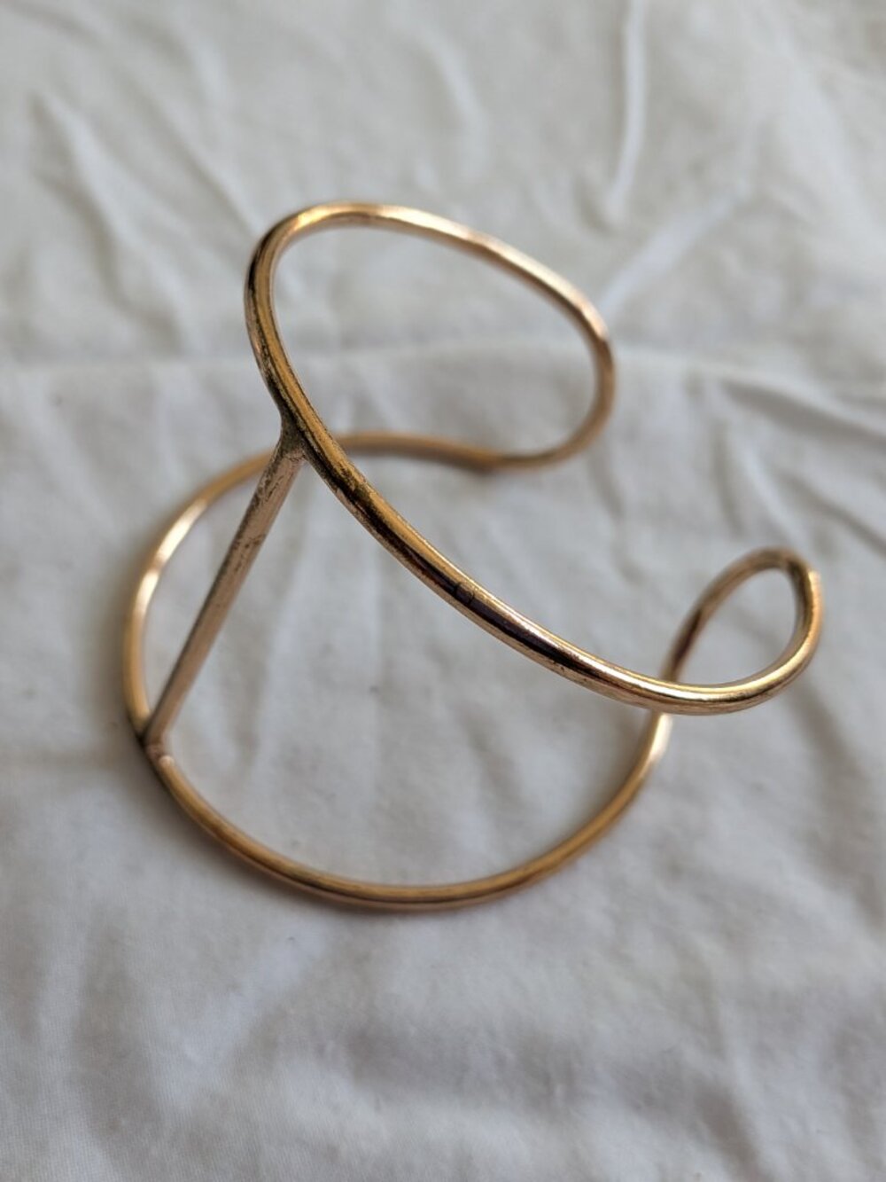 🌸 Double Sided Bangle Bracelet in Gold